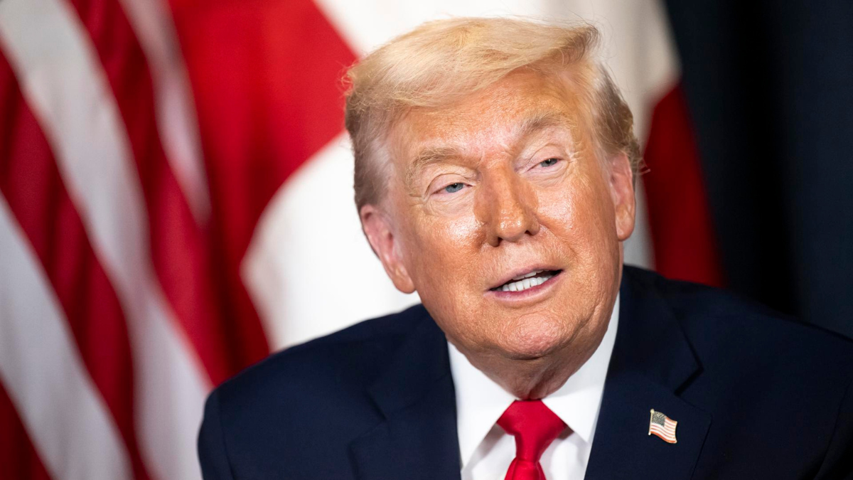 Trump anuncia envío de una “flota enorme” hacia Irán.