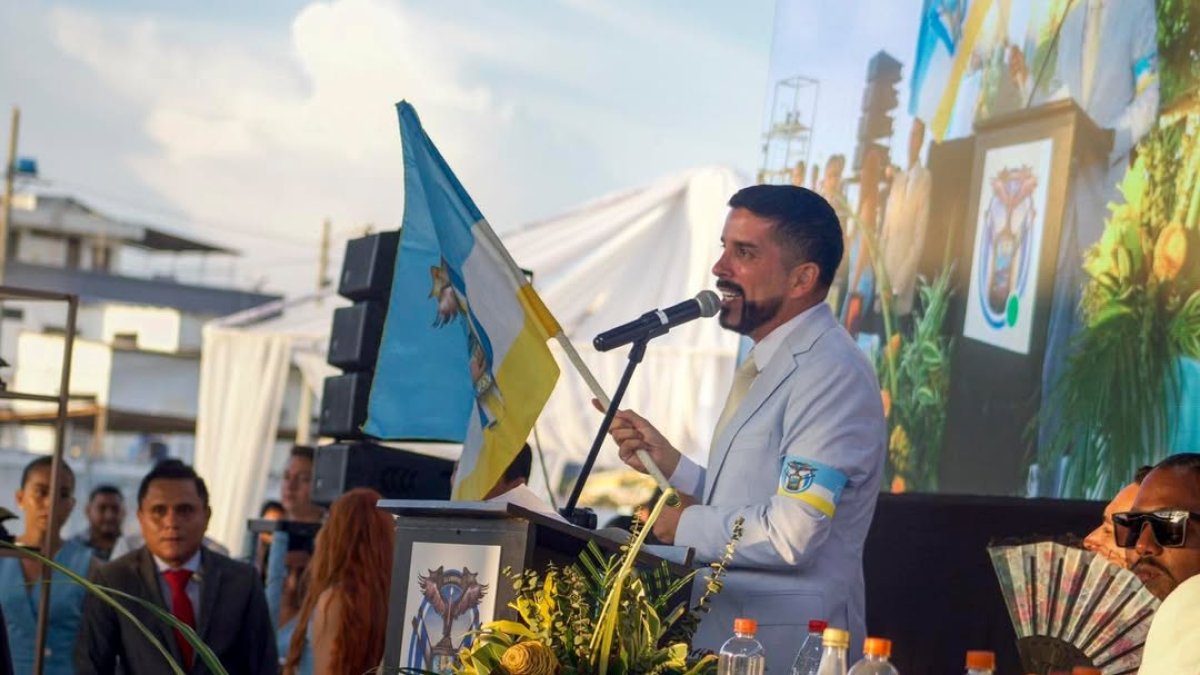 Alcalde Francisco Tamariz enfrenta cuestionamientos ciudadanos y gremiales por decisiones municipales en La Libertad.