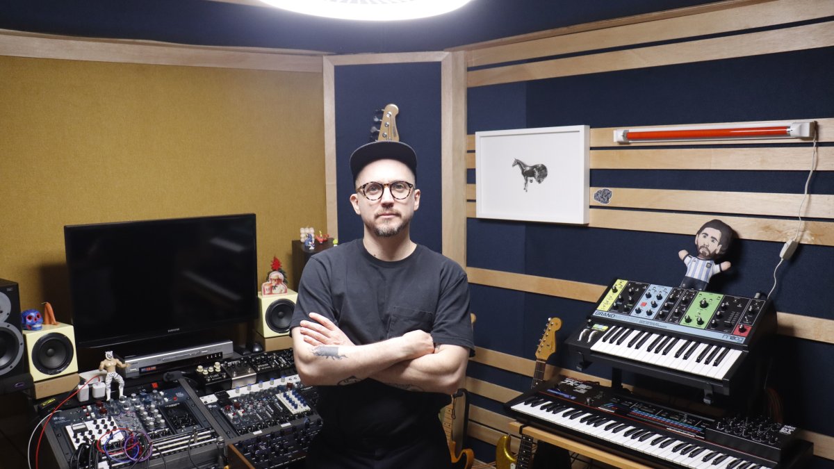 Ernesto Karolys ha girado con Penguin Prison por Estados Unidos, Canadá,
Europa y Colombia.