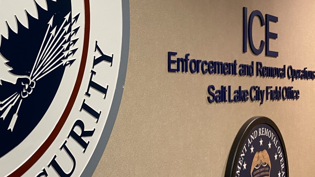 El ecuatoriano Adrián Conejo y su hijo Liam, de 5 años, está detenidos en un Centro de detención de inmigrantes del ICE, confirmó la Cancillería.