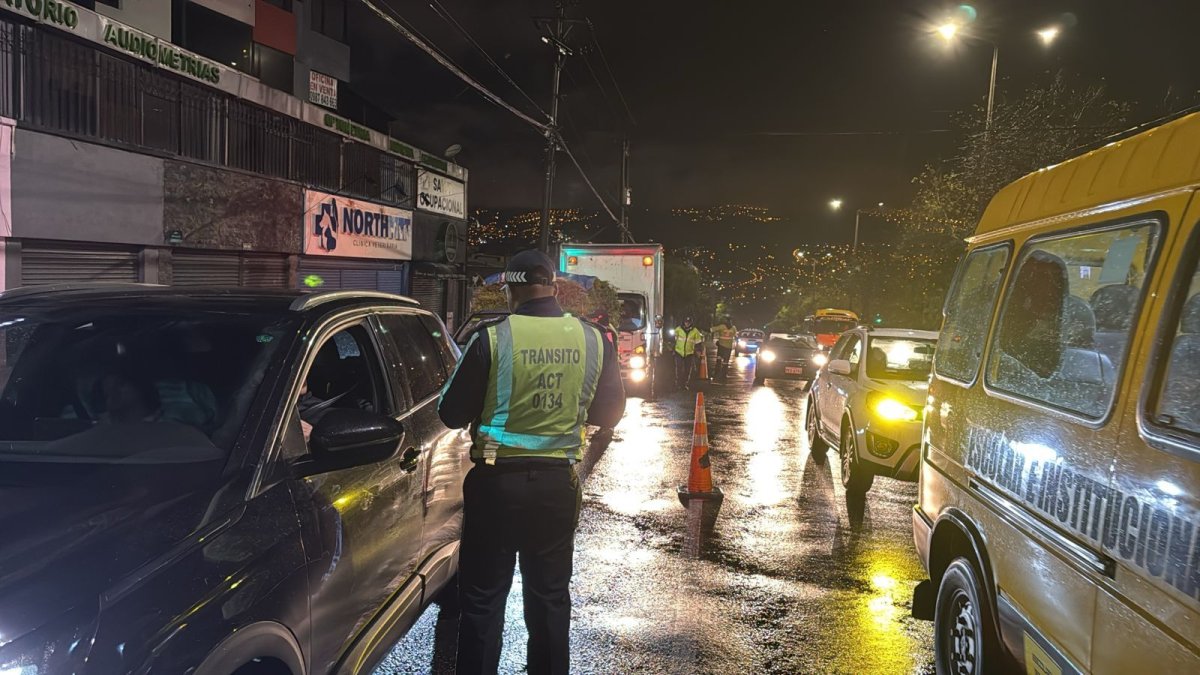 Los controles de la AMT se realizaron en distintos puntos de Quito.