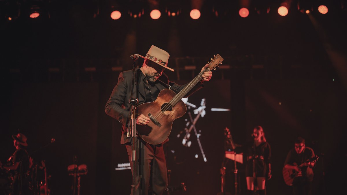 El proyecto de Cruz, titulado Quince de caminos, da nombre a la gira actual, que también pasó por Guayaquil el 22 de enero.