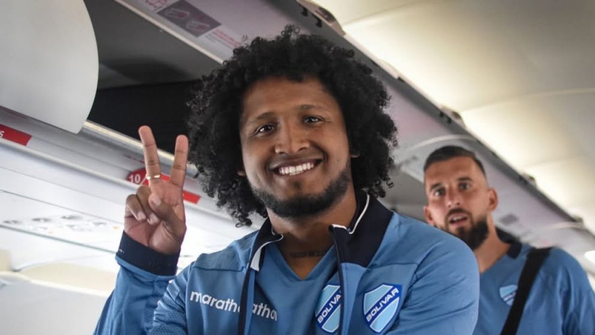 Christian Alemán, atacante ecuatoriano que en 2026 jugará en Bolívar.