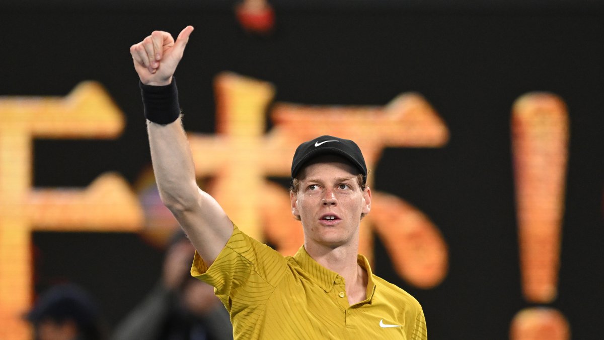 Sinner le remontó 4-6, 6-3, 6-4 y 6-4 al estadounidense Eliot Spizzirri.