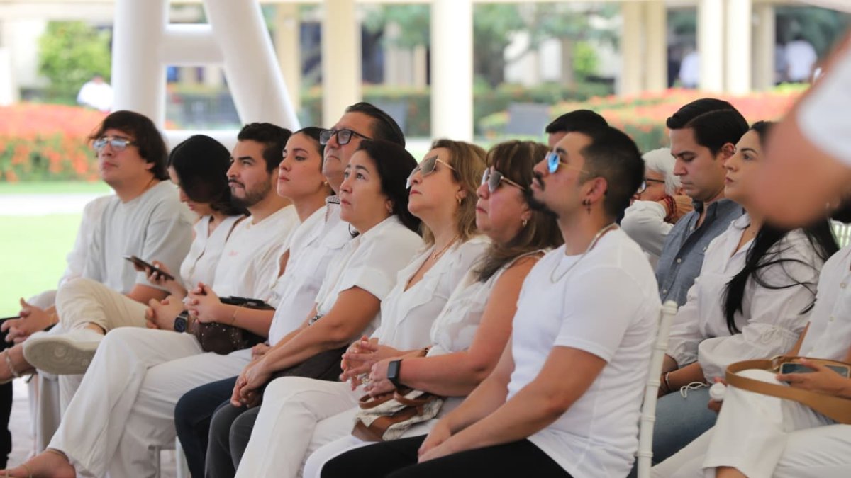 Familiares y amigos de Efraín Ruales se reunieron para rendirle un homenaje.