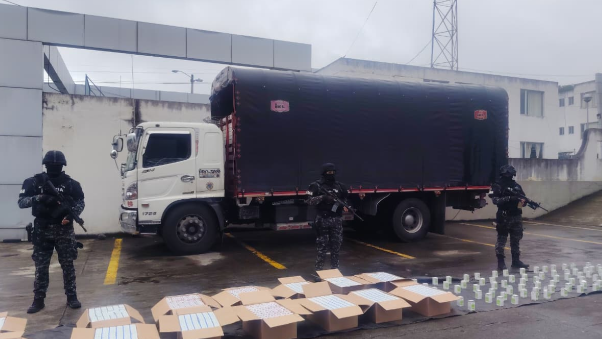 Policía incauta 10.000 frascos de ketamina en operación Renacer, en Julio Andrade.