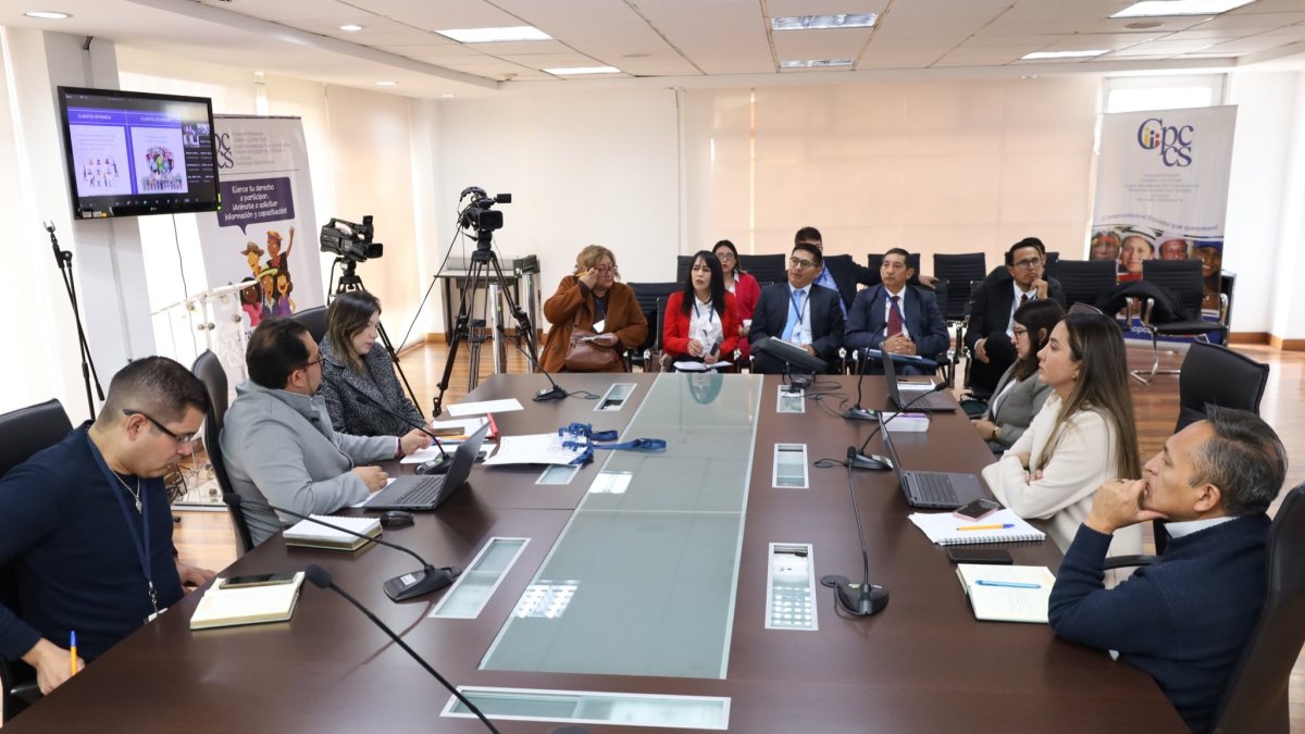 Los comisionados ciudadanos son capacitados por el Cpccs.