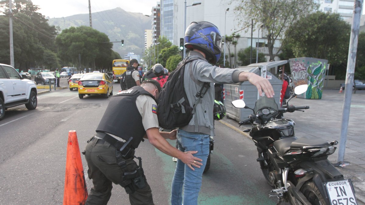 El control a motos fue uno de los ejes del diálogo entre la Cámara de Comercio de Quito y las autoridades para fortalecer la seguridad ciudadana.