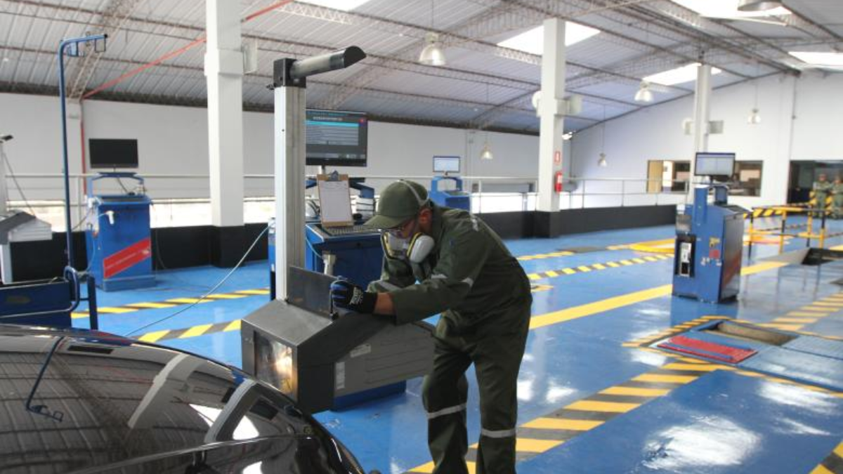 La revisión vehicular es un procedimiento obligatorio que busca garantizar que los automotores se encuentren en condiciones óptimas.