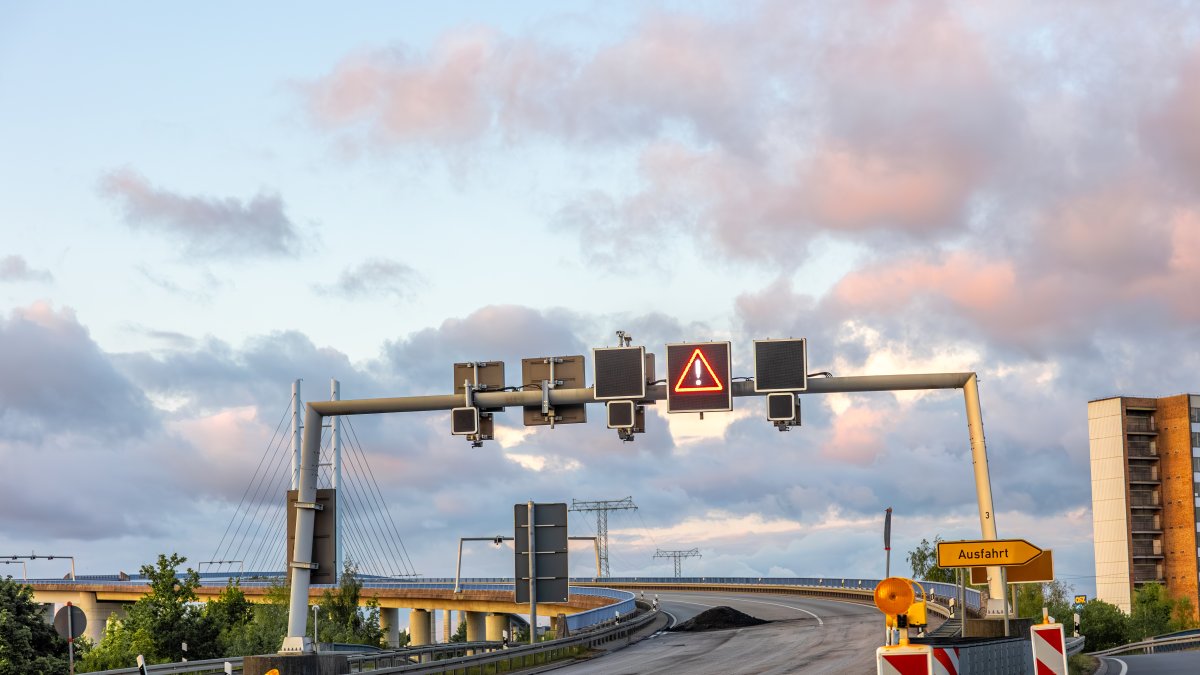 Referencia. El alcalde Pabel Muñoz no descarta el cobro de peajes urbanos en zonas congestionadas de Quito.