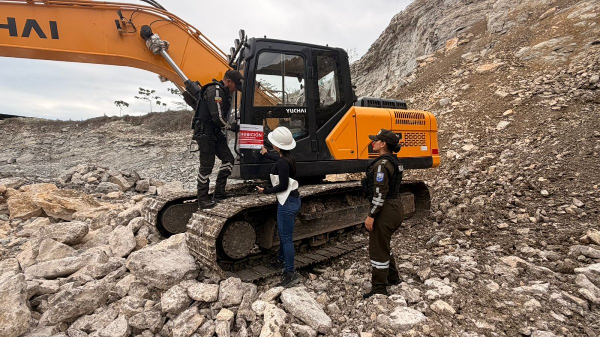 Maquinaria fue 'clausurada' por las autoridades.