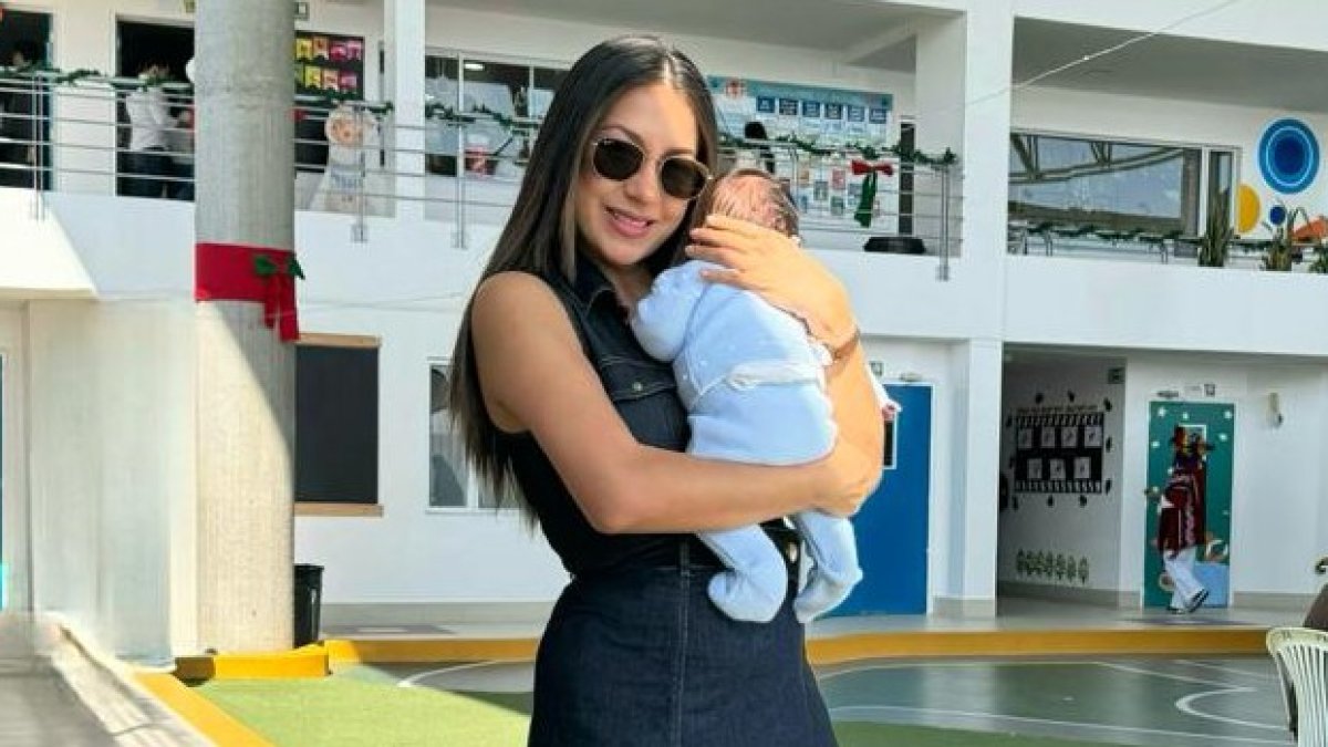 Andrea Báez con su nene, Lucas.