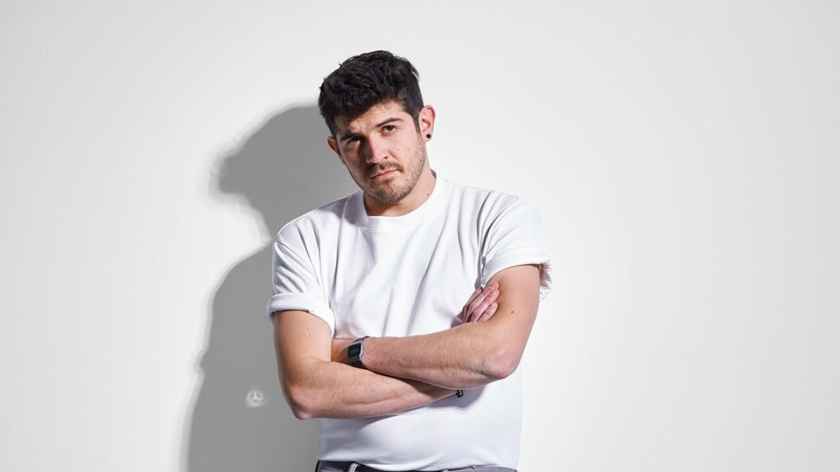 El actor de doblaje Alexis Ortega (1987-2025) participó en producciones tan diversas como Spider-Man: De regreso a casa (2017), CSI: En la escena del crimen y Buscando a Dory y Cars 3.