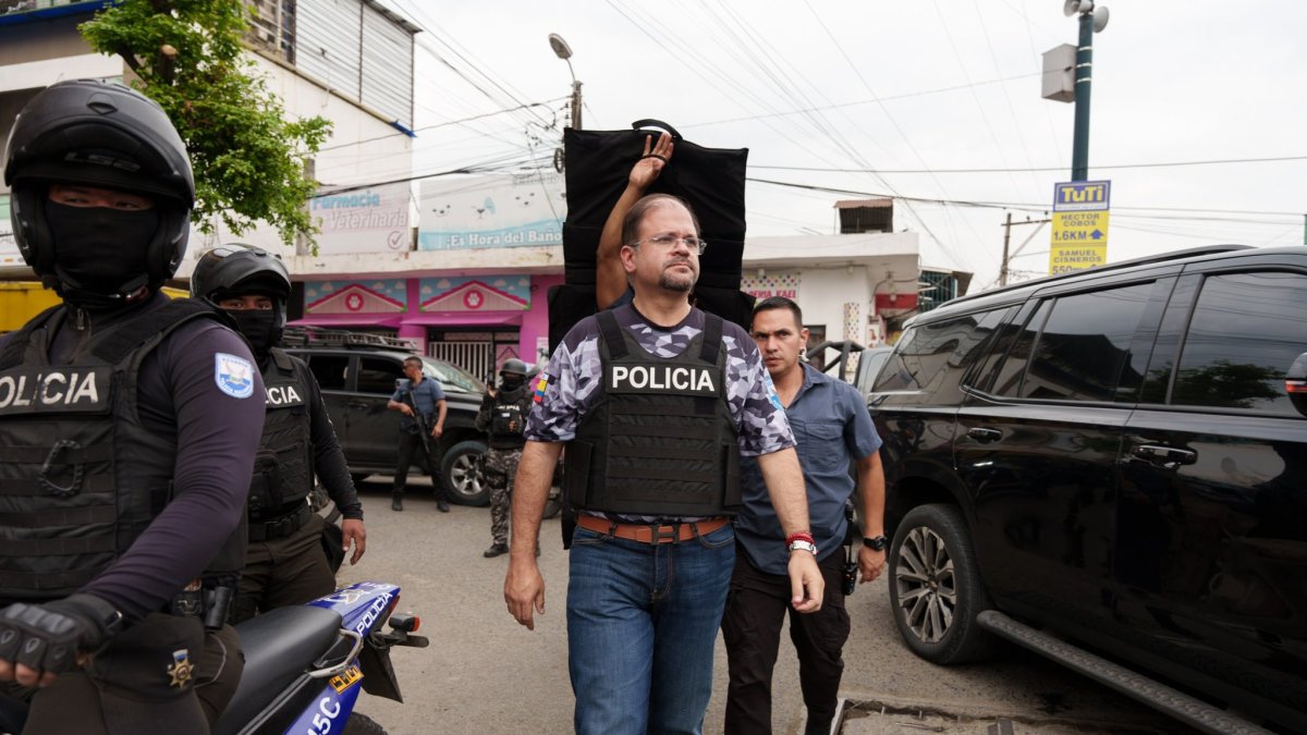 El ministro del Interior, John Reimberg, volvió a increpar a un funcionario judicial.