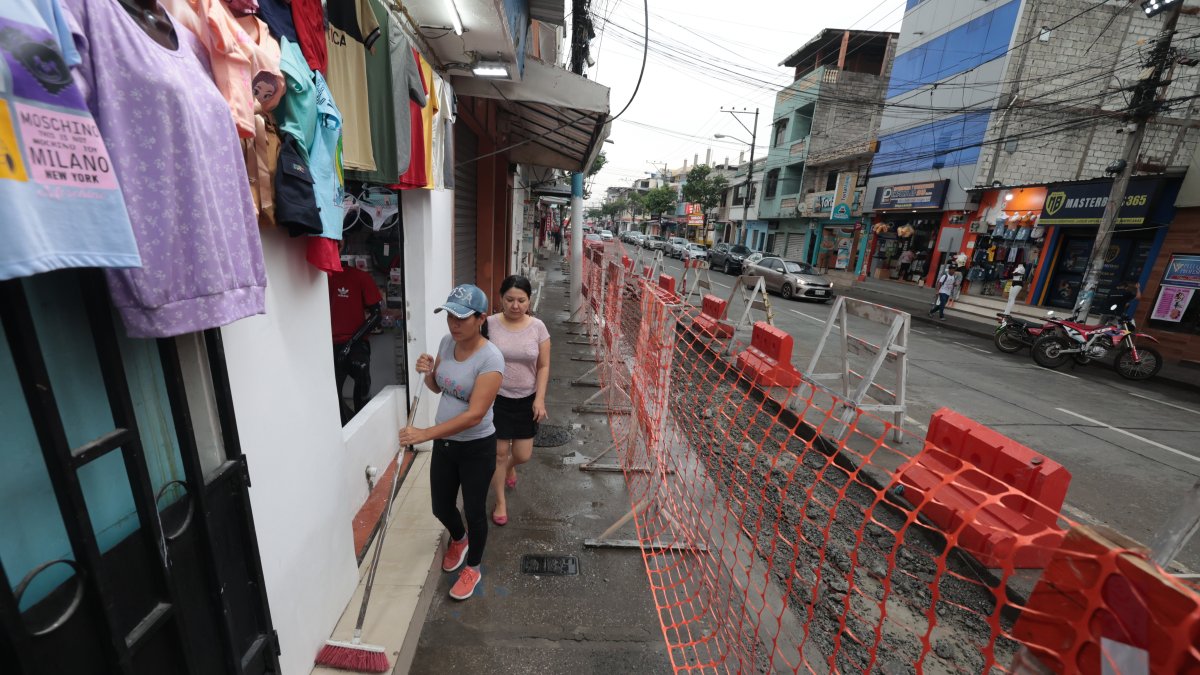 Trabajos. En la ciudadela Sauces 6 se ejecutan tareas en torno al sistema pluvial.