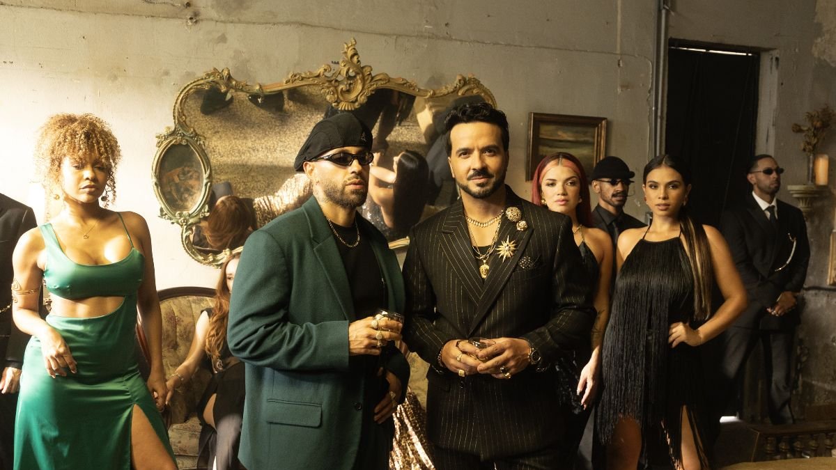 Luis Fonsi y Feid en su nuevo videoclip.