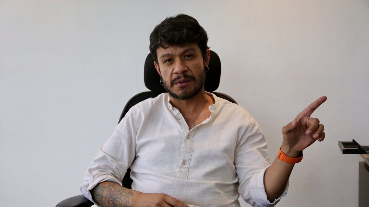 Galo Almeida es economista y tiene experiencia en comunicación, opinión pública, asesoramiento político y estrategia de campañas electorales.