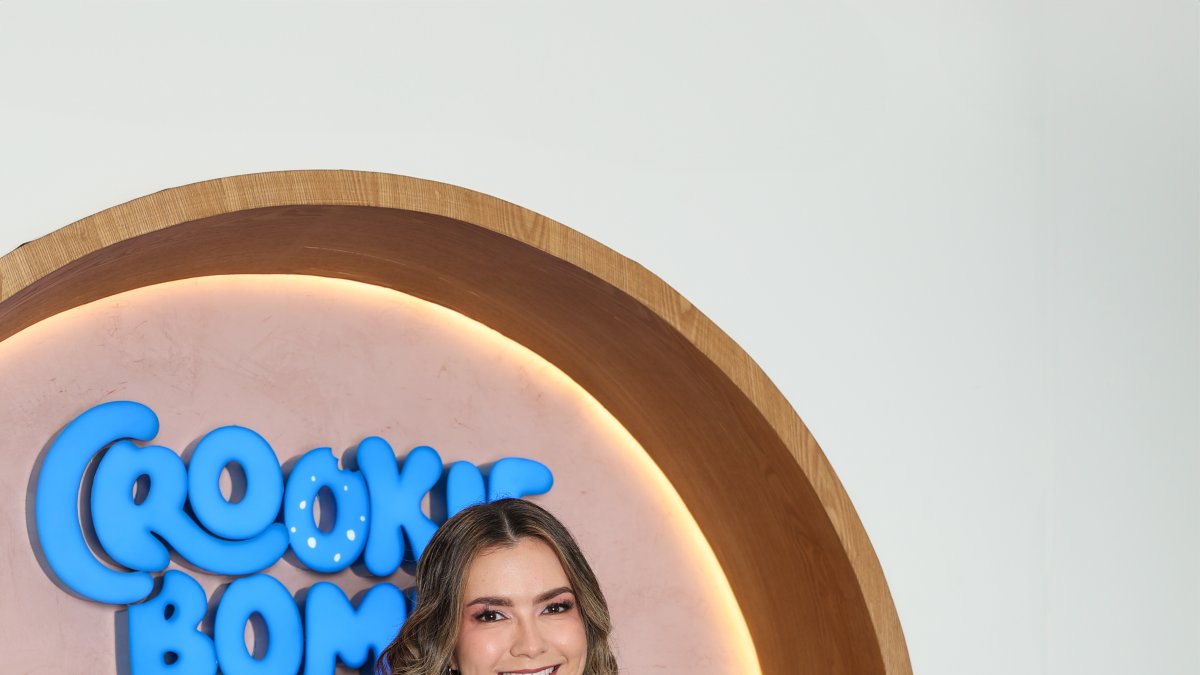 Desde hace dos años, la guayaquileña decidió arriesgarlo todo por su pasión por las galletas, y dejó atrás la rutina corporativa y la seguridad laboral para dar forma a Crookie Bomb. 