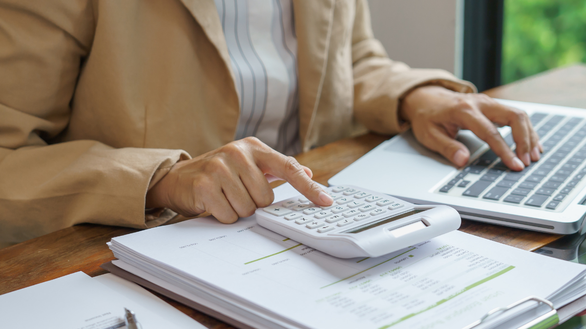 El SRI tiene disponibles cursos gratuitos y guías tributarias para los usuarios.