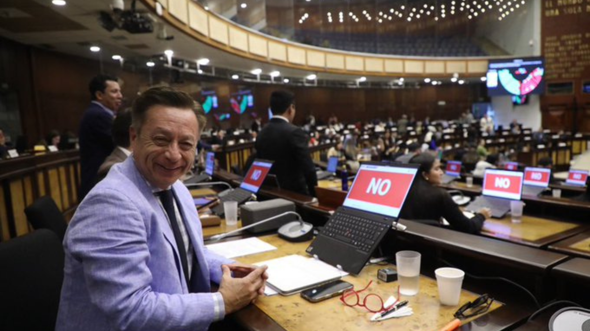 El legislador Marco Olmedo, de ADN, presentó la moción para ratificar la objeción total del Ejecutivo a las reformas a la LOFL.