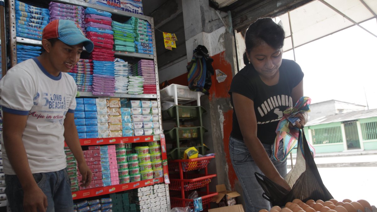 El precio de la cubeta de huevo subió 0,50 centavos la semana pasada, tras una medida polémica de los productores.