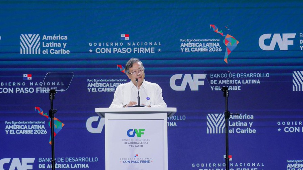 Intervención oficial durante el Foro Económico Internacional América Latina y el Caribe 2026, marcado por tensiones diplomáticas.