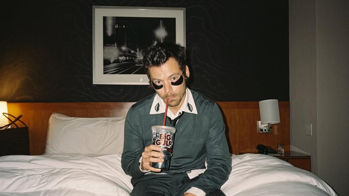 Harry Styles presentó su primera canción Aperture.