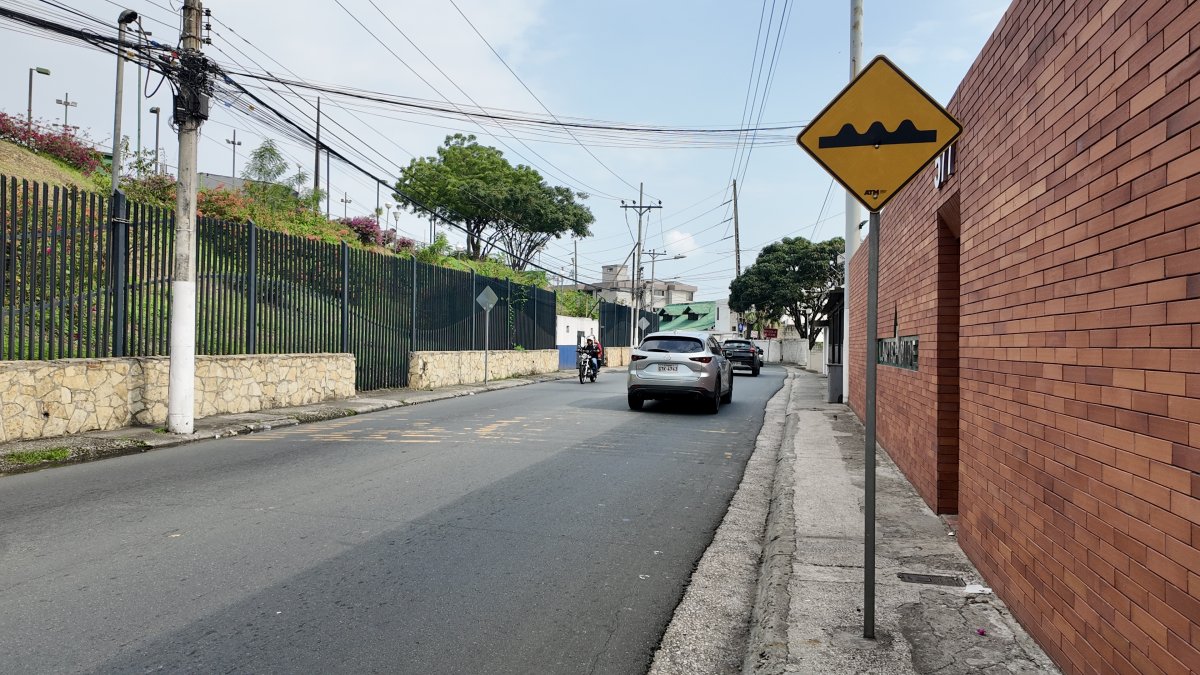 Guayaquil construirá reductores de velocidad en Lomas de Urdesa desde enero.