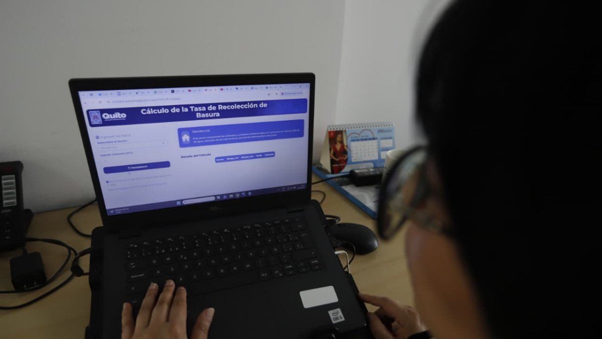 En el simulador de la tasa de gestión de residuos debe colocar el consumo en metrós cúbicos y le refleja el valor.