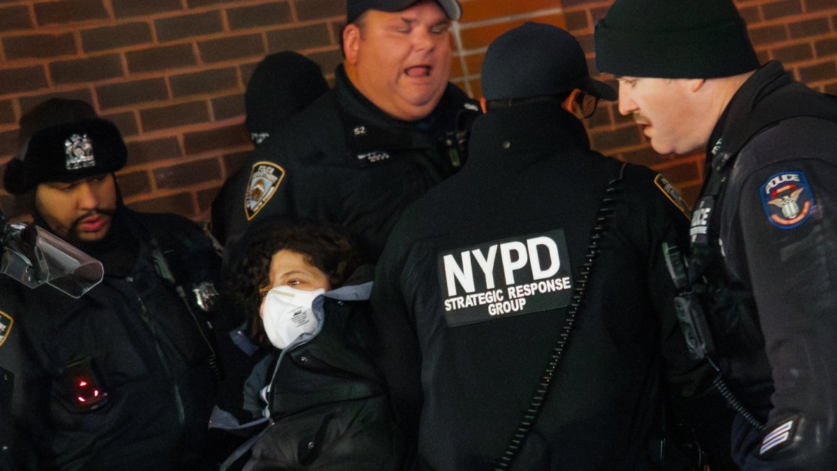 La Cancillería aseguró que 32 menores de edad ecuatorianos están bajo custodia de las autoridades de Estados Unidos. Los casos se difunden, después de los operativos contra migrantes