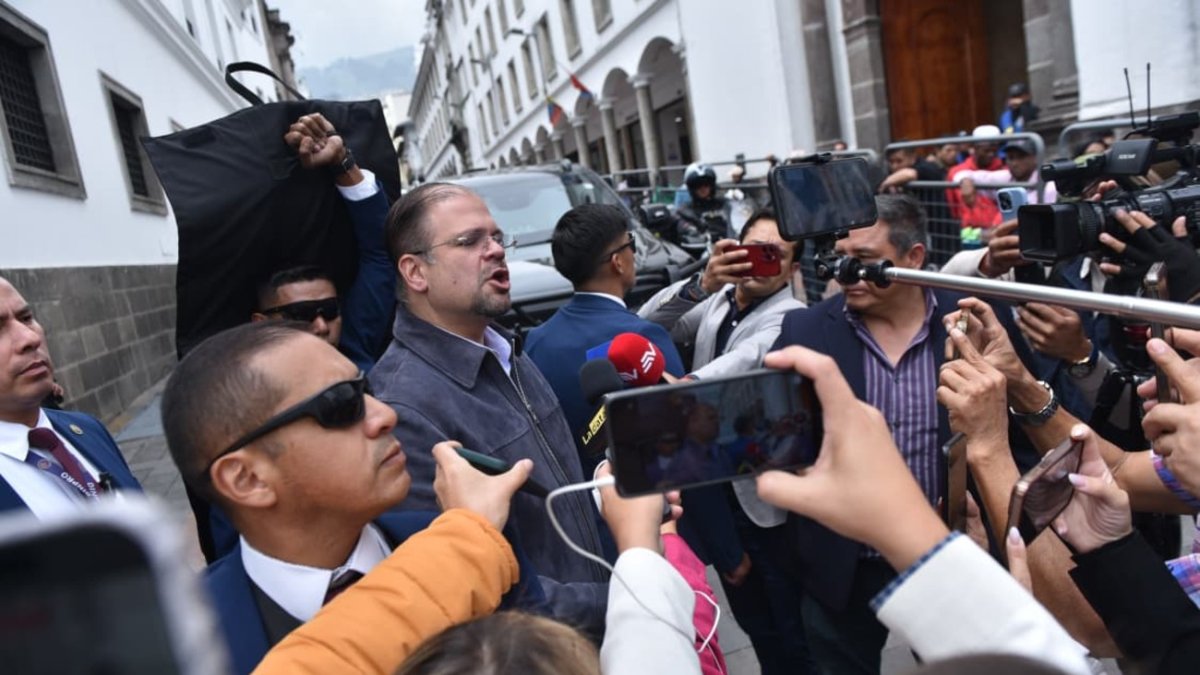 El ministro del Interior John Reimberg se pronunció sobre los controles en la frontera con Colombia.