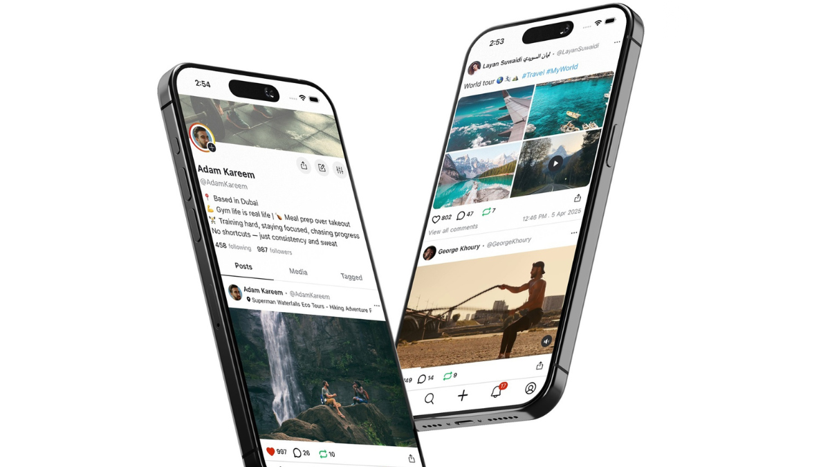 Fotografía cedida por la red social australiana UpScrolled de dos teléfonos móviles que muestran cuentas de usuarios de esta nueva red social.