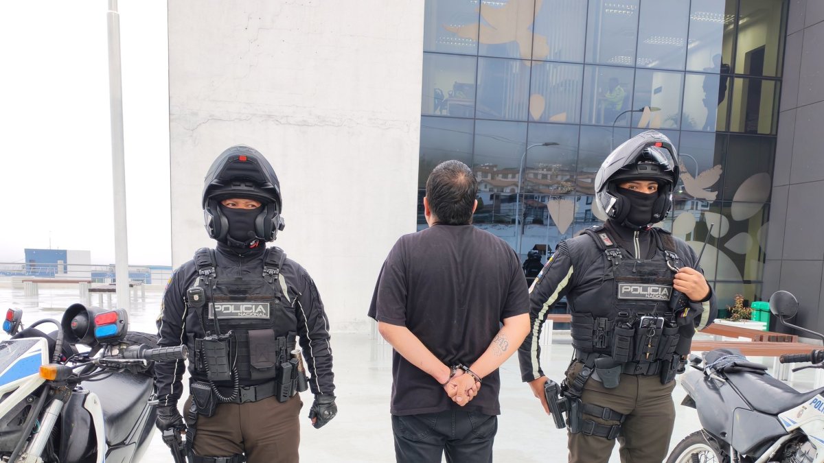 En otro operativo, la Policía detuvo a un hombre implicado en el delito de robo y extorsión, en La Floresta.