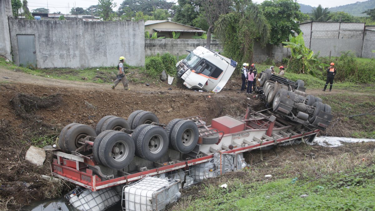 Entorno. El accidente de ayer generó preocupación e ira ante la falta de acciones preventivas.