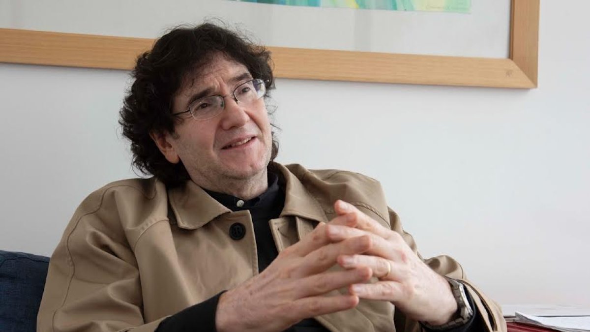 El argentino quiteño Rómulo Moya Peralta dirige la revista de Arquitectura Trama.