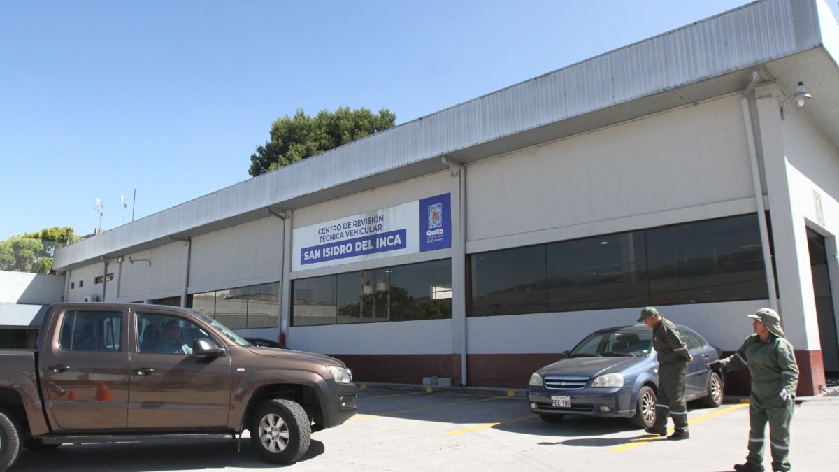La matriculación y revisión están suspendidas en Quito por el cierre de la ANT.