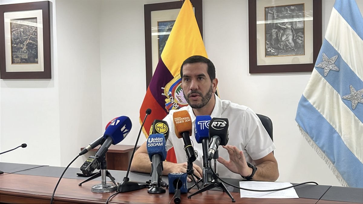 El ministro Roberto Luque señaló que todos los servicios de las agencias de la ANT estarán suspendidos entre 15 a 30 días.