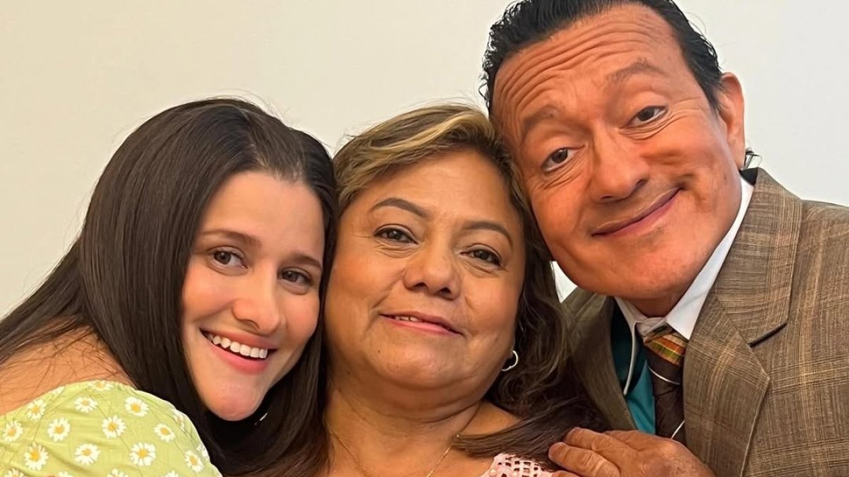 David Reinoso junto a Elba González y Miriam Murillo.