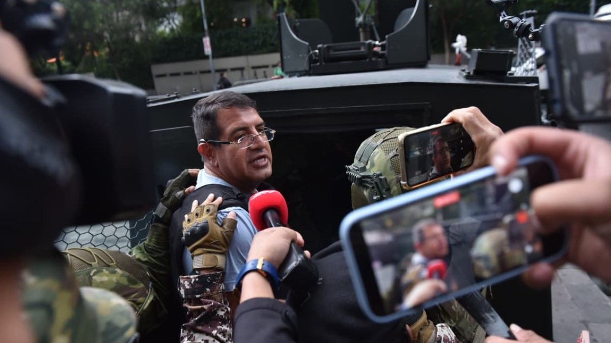 El exasambleísta de la Revolución Ciudadana (RC), Santiago Díaz, rindió su versión en el caso Caja Chica.