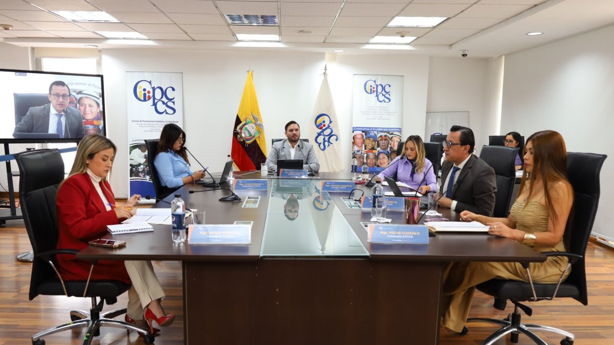 El Pleno del CPCCS escuchó a la veeduría del concurso para fiscal.