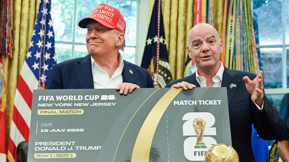 El presidente de los Estados Unidos, Donald Trump (i) junto al mandamás de la FIFA, Gianni Infantino, en uno de los últimos actos públicos por la organización del Mundial 2026.