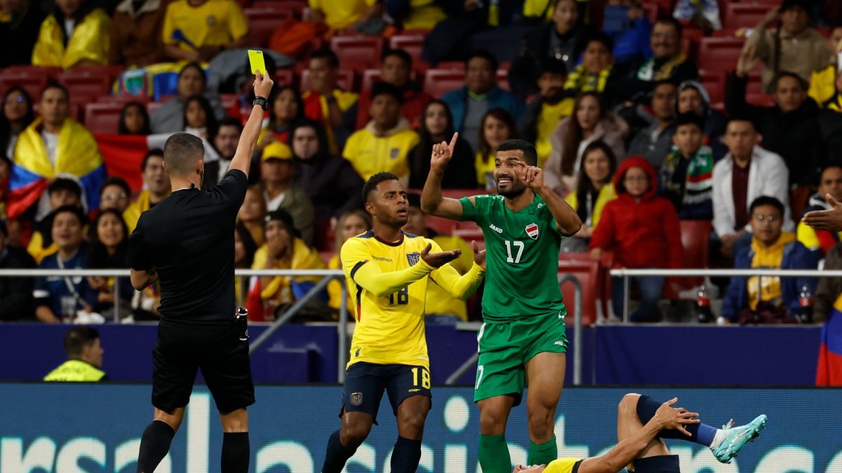 El lateral izquierdo Diego El Chiqui Palacios (c) fue parte de la selección nacional que disputó la Copa del Mundo Qatar 2022.