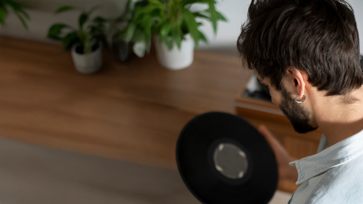 En la actualidad, varios artistas han apostado por el formato físico como parte de su propuesta creativa.