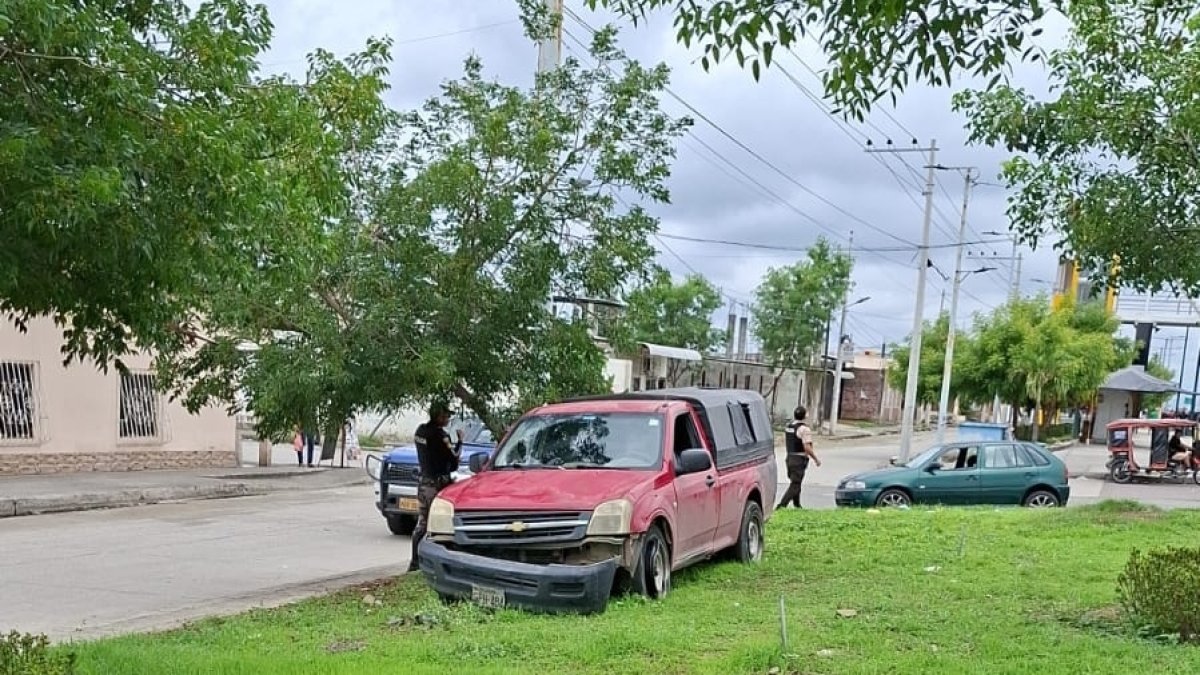 La víctima se estrelló en este sector tras conducir herido de bala.