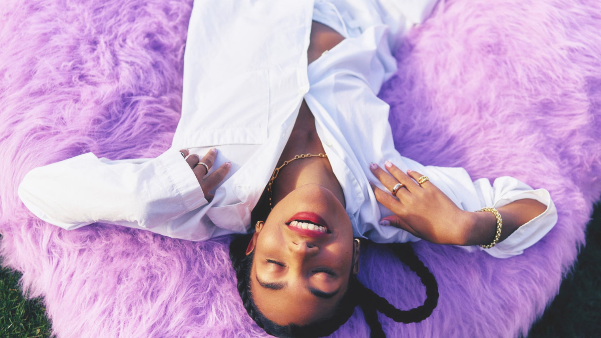 Olivia Dean para Petros Studio.