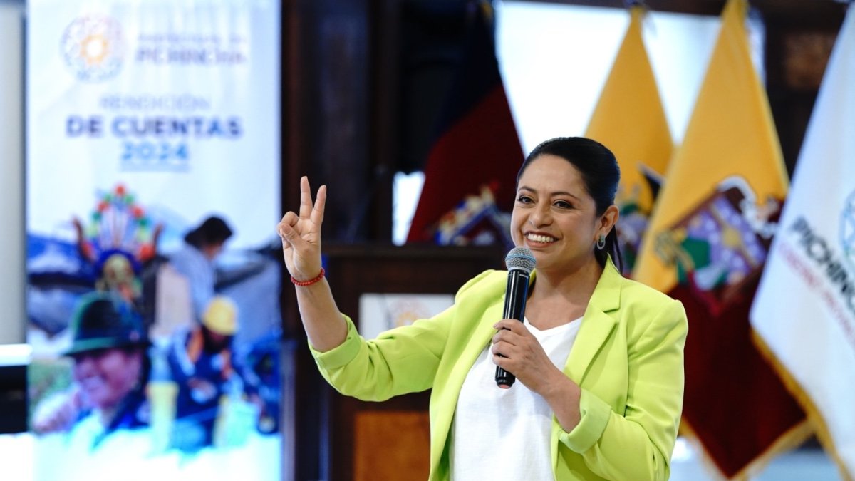 Paola Pabón, prefecta de Pichincha, se pronuncia sobre la reforma al COOTAD impulsada por el Gobierno.