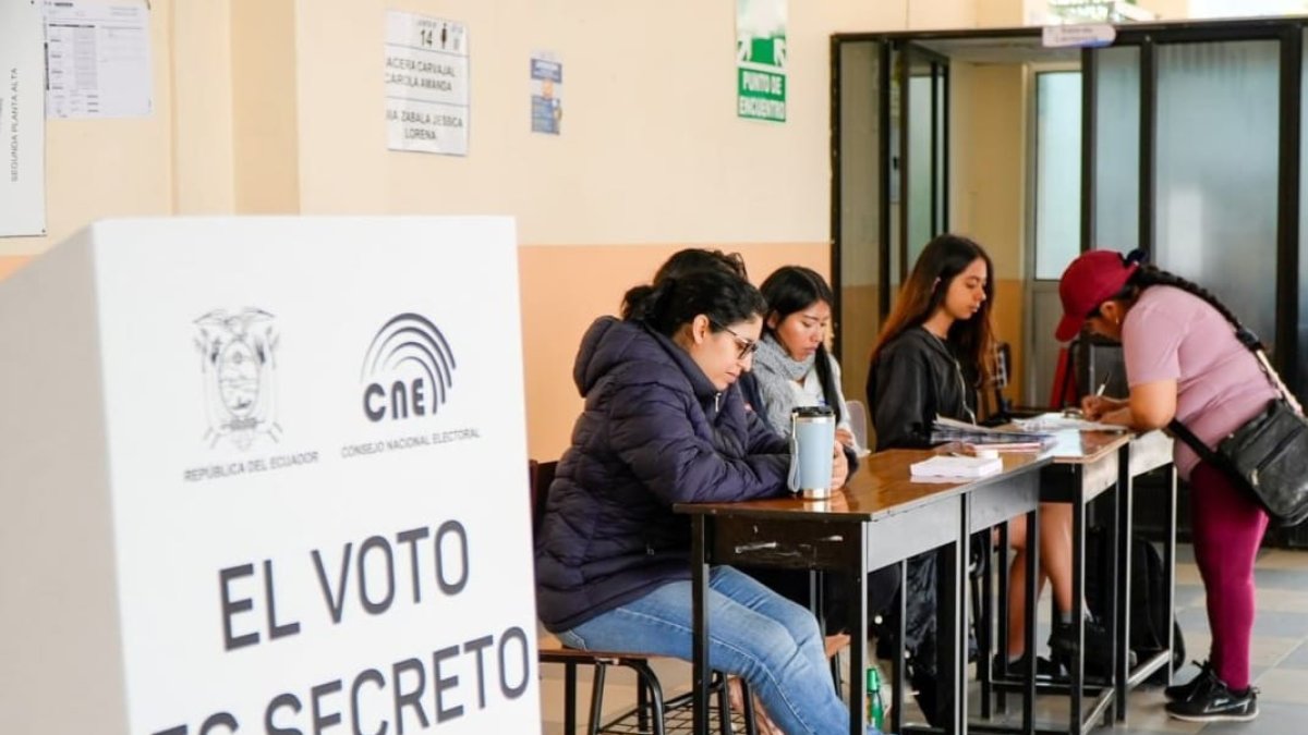 El CNE comenzó el proceso de pago de la compensación económica destinada a los Miembros de las Juntas Receptoras del Voto.
