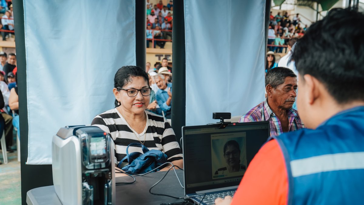 La Prefectura inicia carnetización de agricultores con beneficios y descuentos en insumos