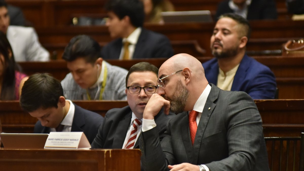El presidente de la Judicatura, Mario Godoy, acudió al primer día de su juicio político.