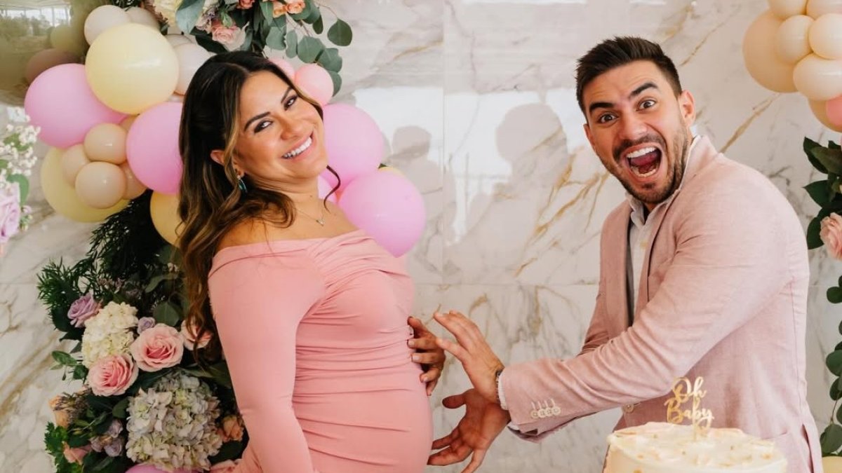 Carlos Scavone con su novia, María José Viteri.